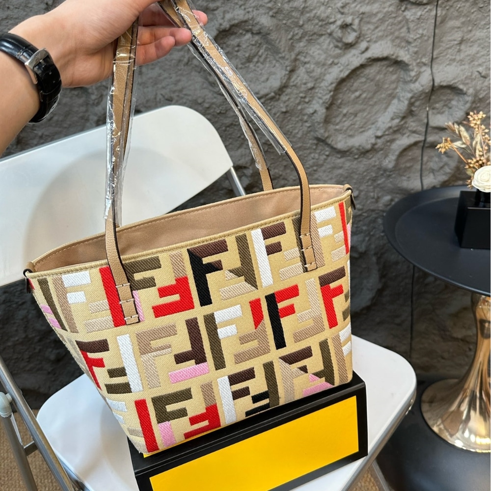 Fendi Small Roll Multicolour 23Cm