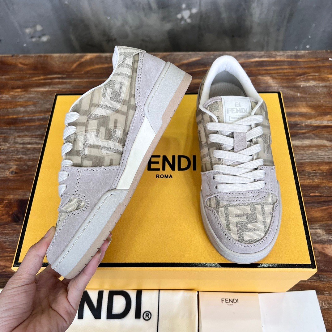FENDI CASUAL SNEAKERS