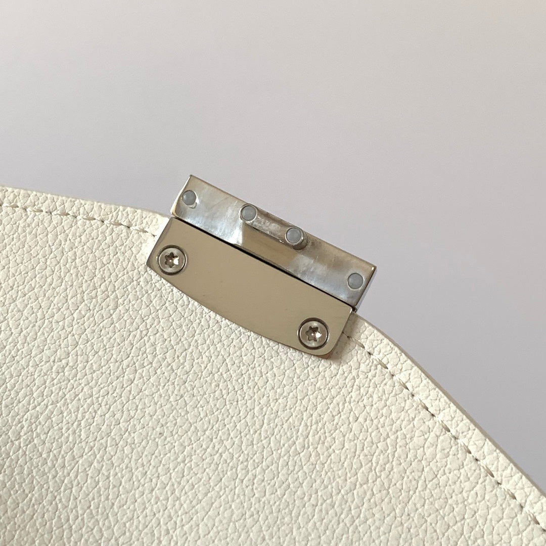 Goyard Chypre Wallet-Pouch 21cm White Goyardine Canvas And Calfskin