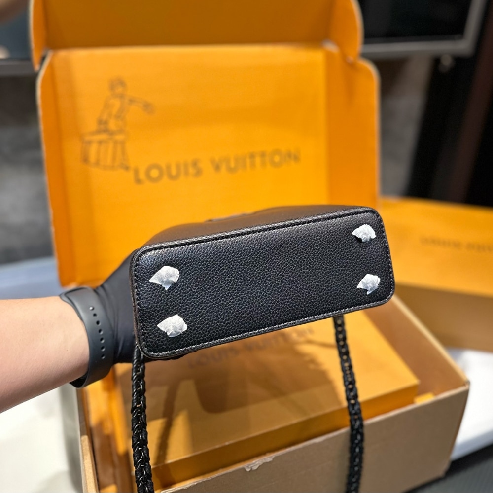 Louis Vuitton Capucines Mini Matte Black 21Cm