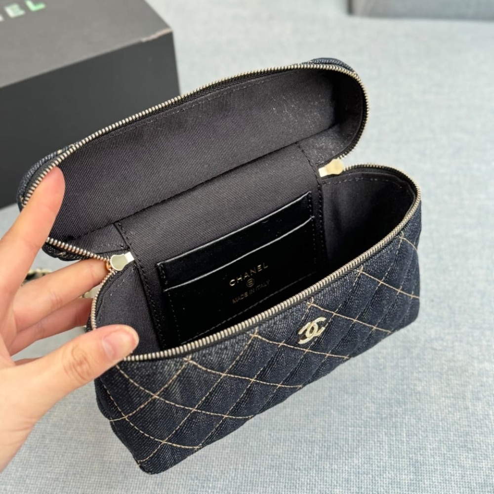 Chanel Classic Vanity with Chain Gold Metal Denim Dark Blue 19cm AP4385 B23492 U7663