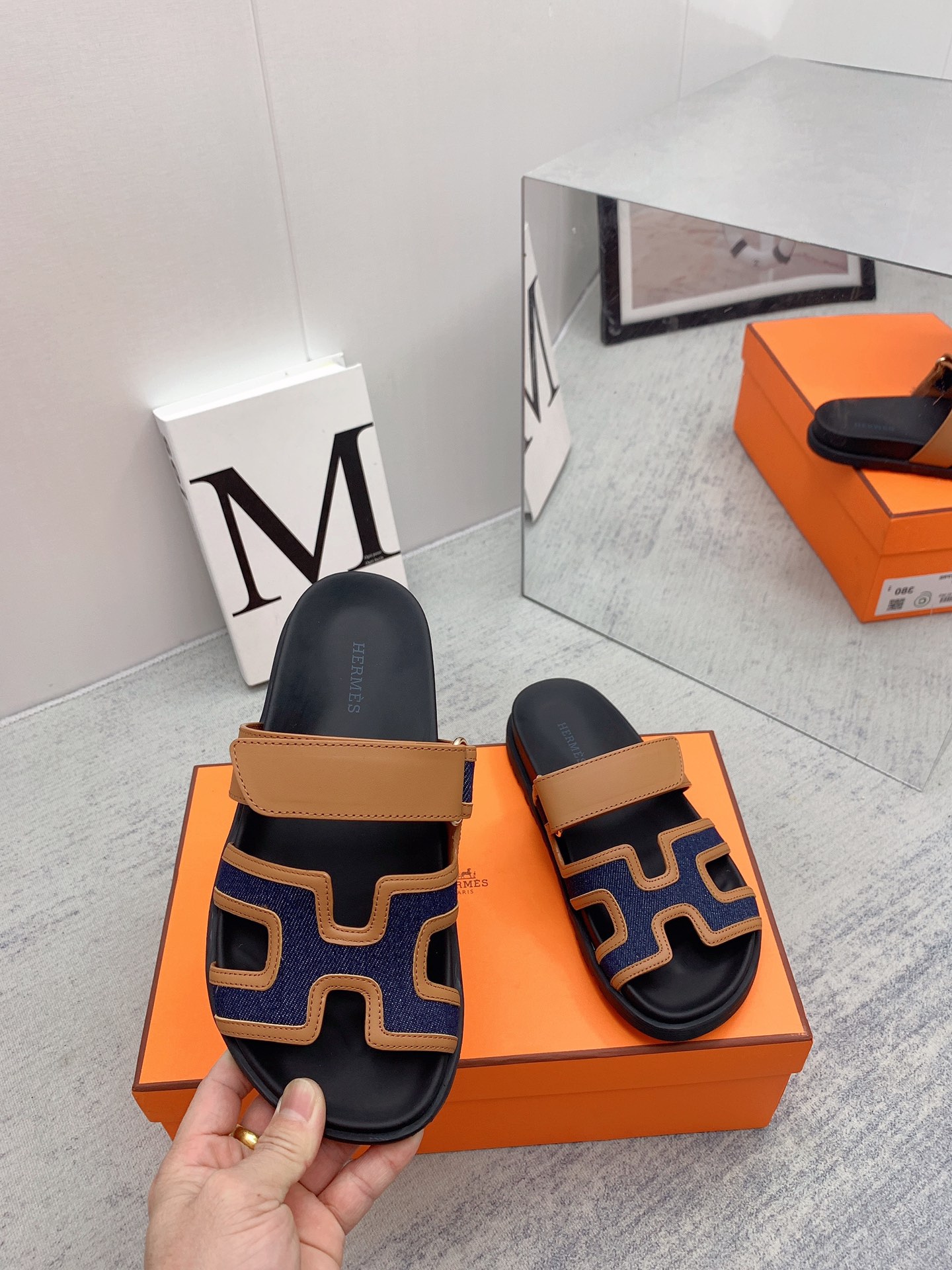 HERMES SANDAL CHYPRE BROWN/DARK BLUE