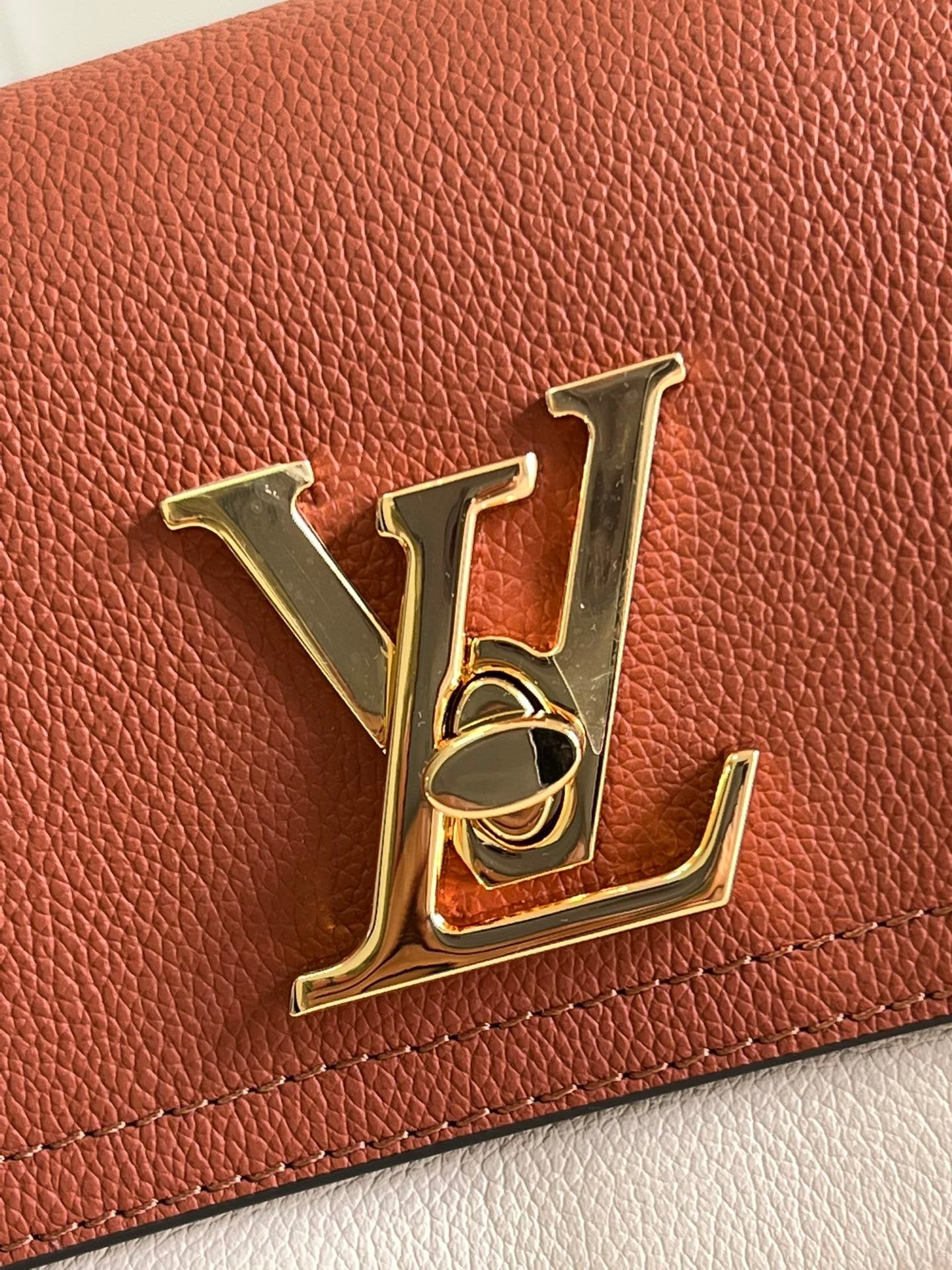 Louis Vuitton Lockme Tender 19Cm Chataigne Brown