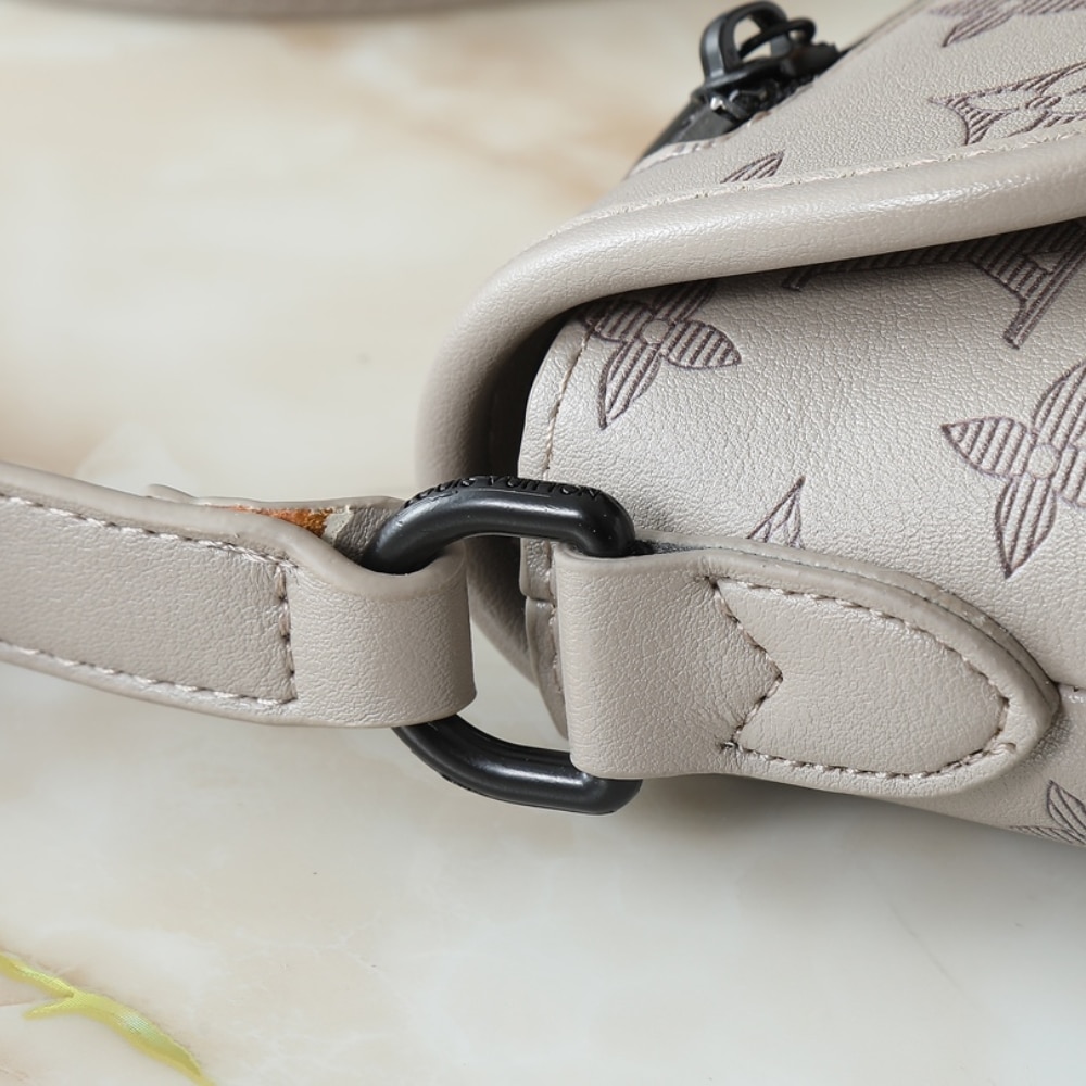 Louis Vuitton Pulse Wearable Wallet Sand 22cm M14794