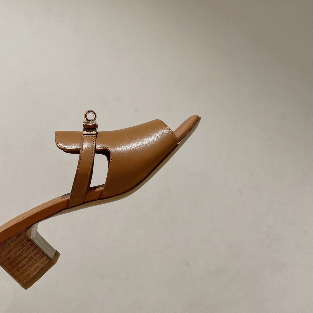 HERMES BROWN CANDY SANDAL