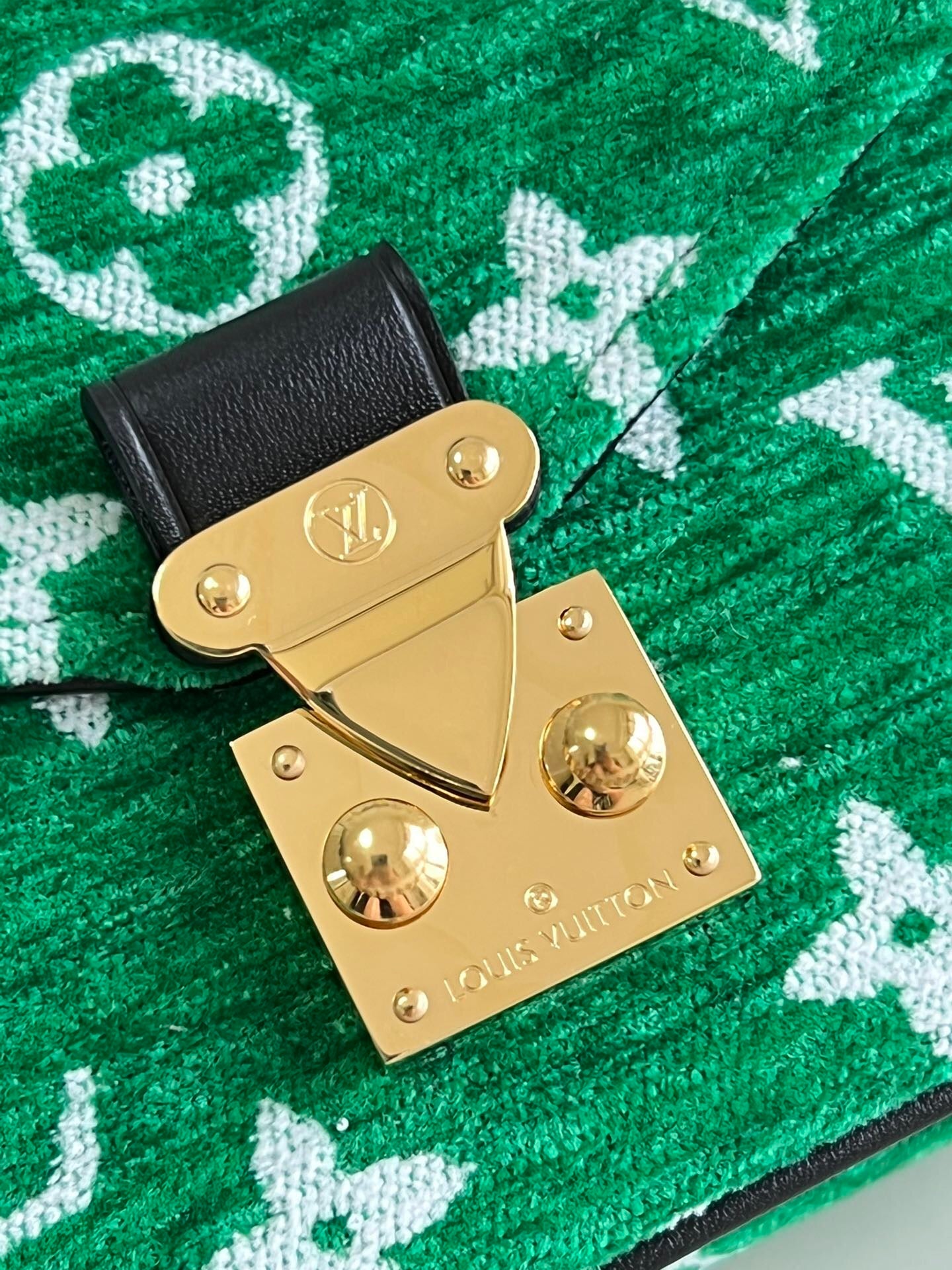 Louis Vuitton Micro M Tis 14Cm Green