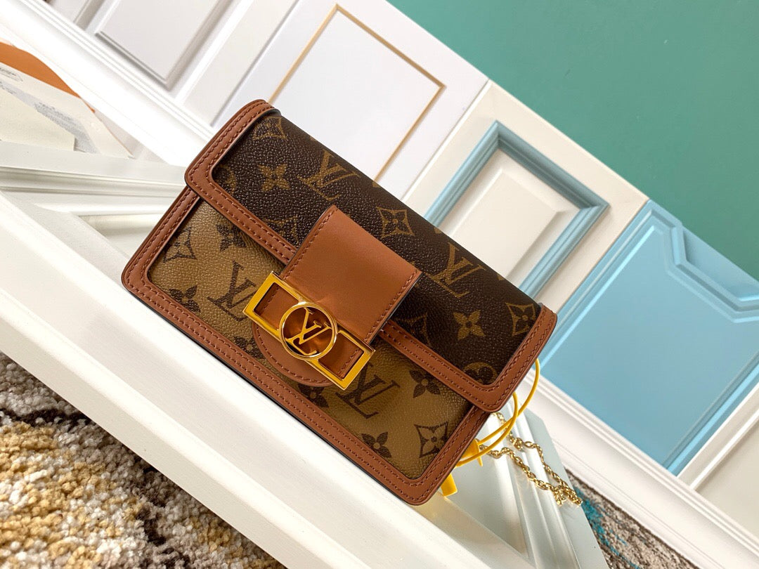 Louis Vuitton Dauphine Chain Wallet 18Cm