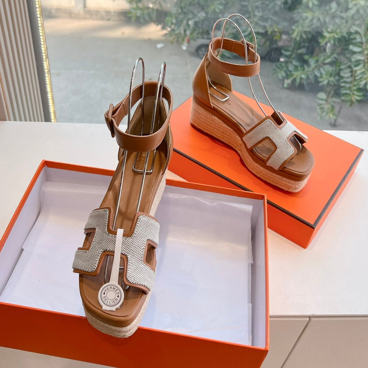 Hermès Elda Espadrille in White Fabric and Bronze Brown Calfskin