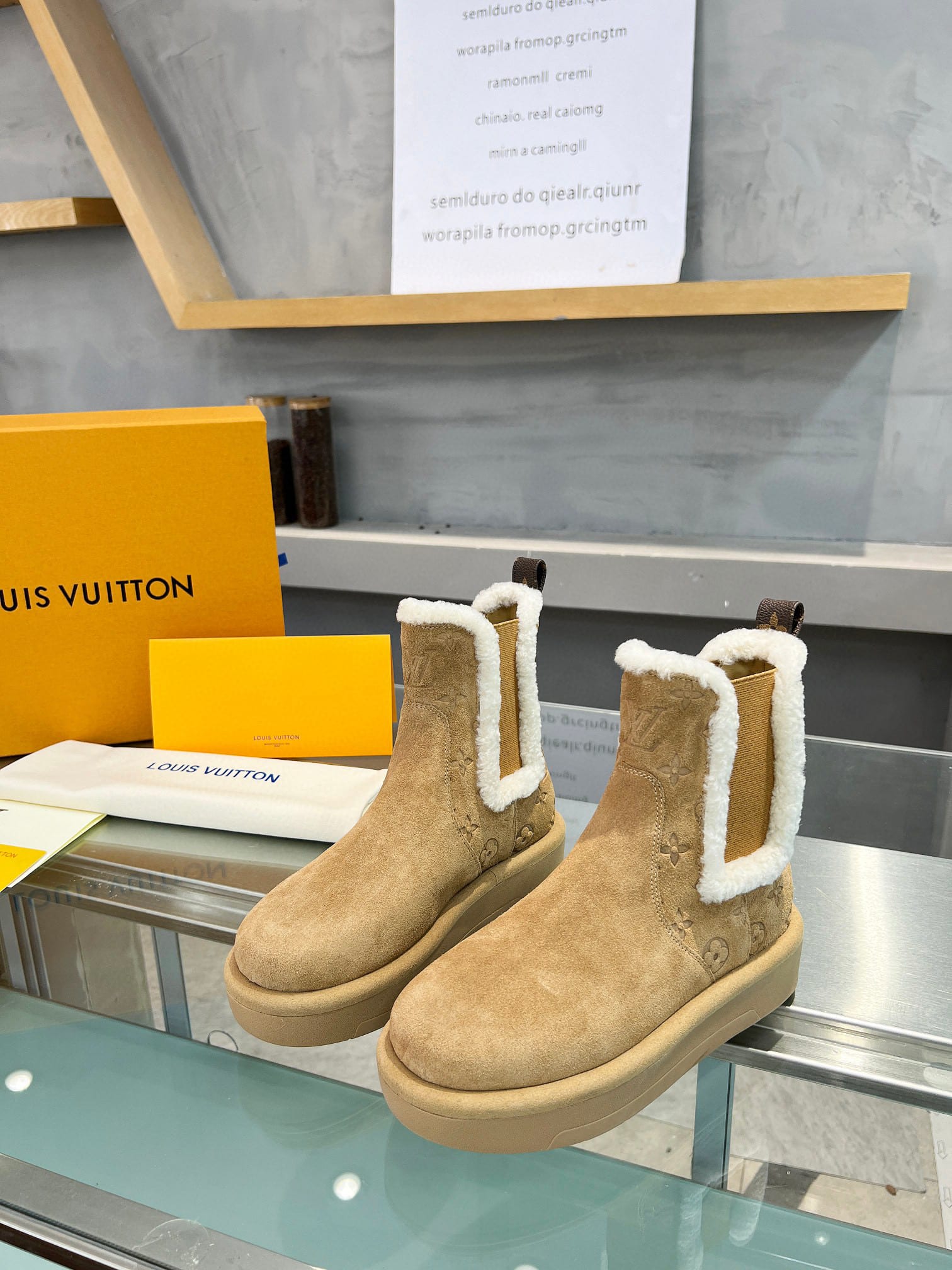 Louis Vuitton Aspen Chelsea Ankle Boot Beige 1Adc7R