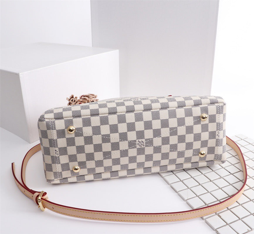 Louis Vuitton Lymington 35 Cm