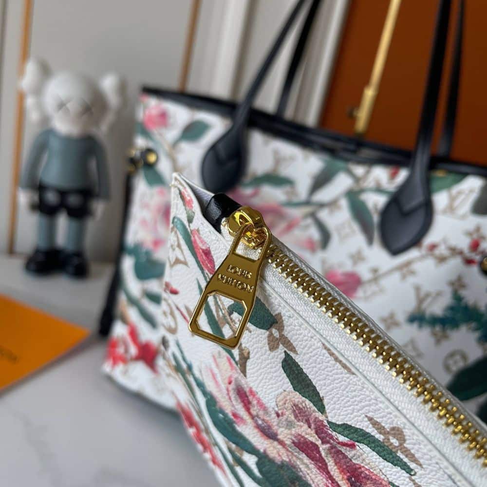 Louis Vuitton Neverfull MM Monogram Canvas Dune 32Cm