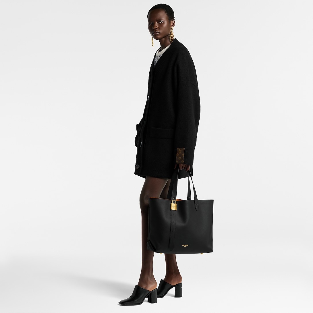 Louis Vuitton Low Key Cabas Mm 47cm/ 18.5in Black M25341
