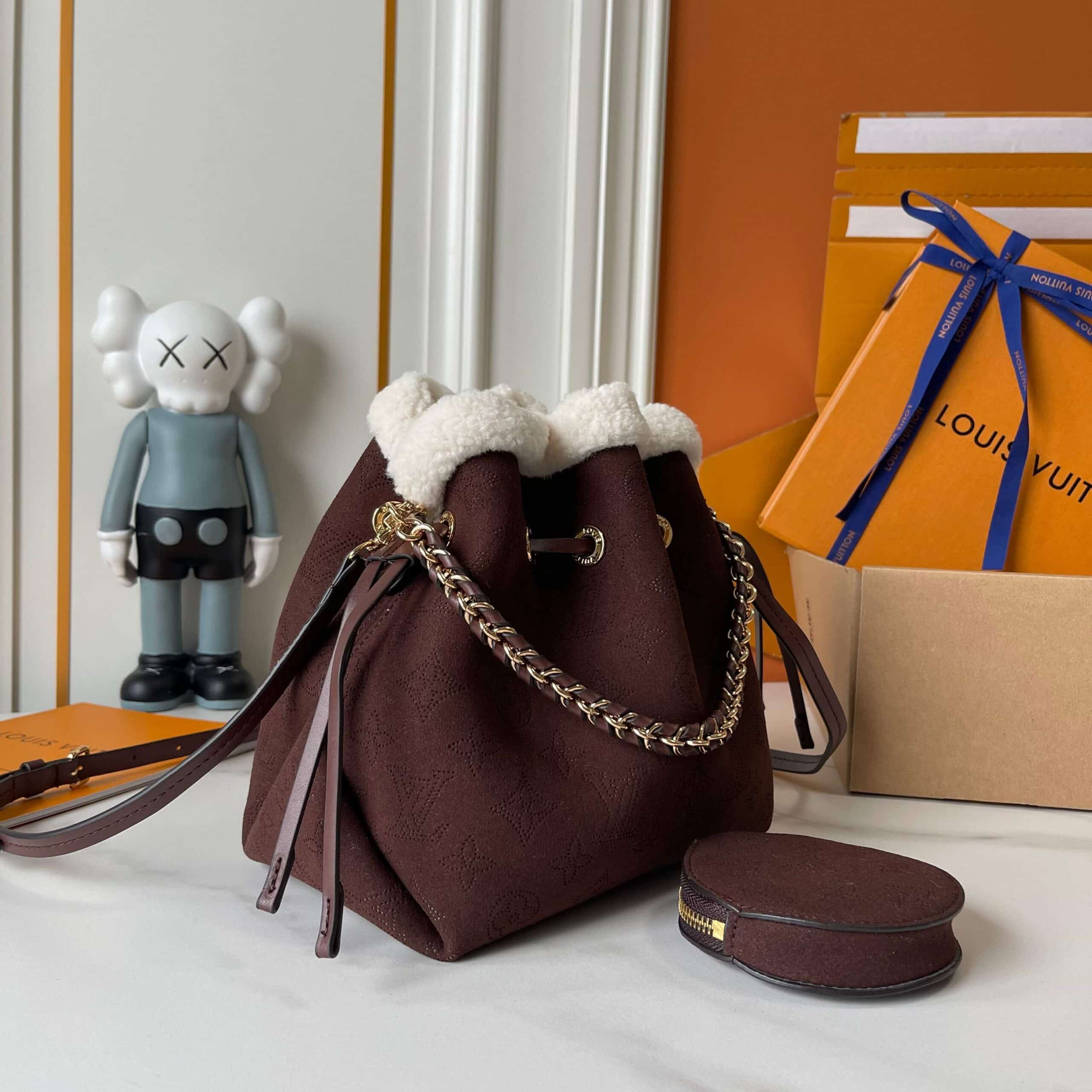 Louis Vuitton Bella Chocolate 22Cm M26684