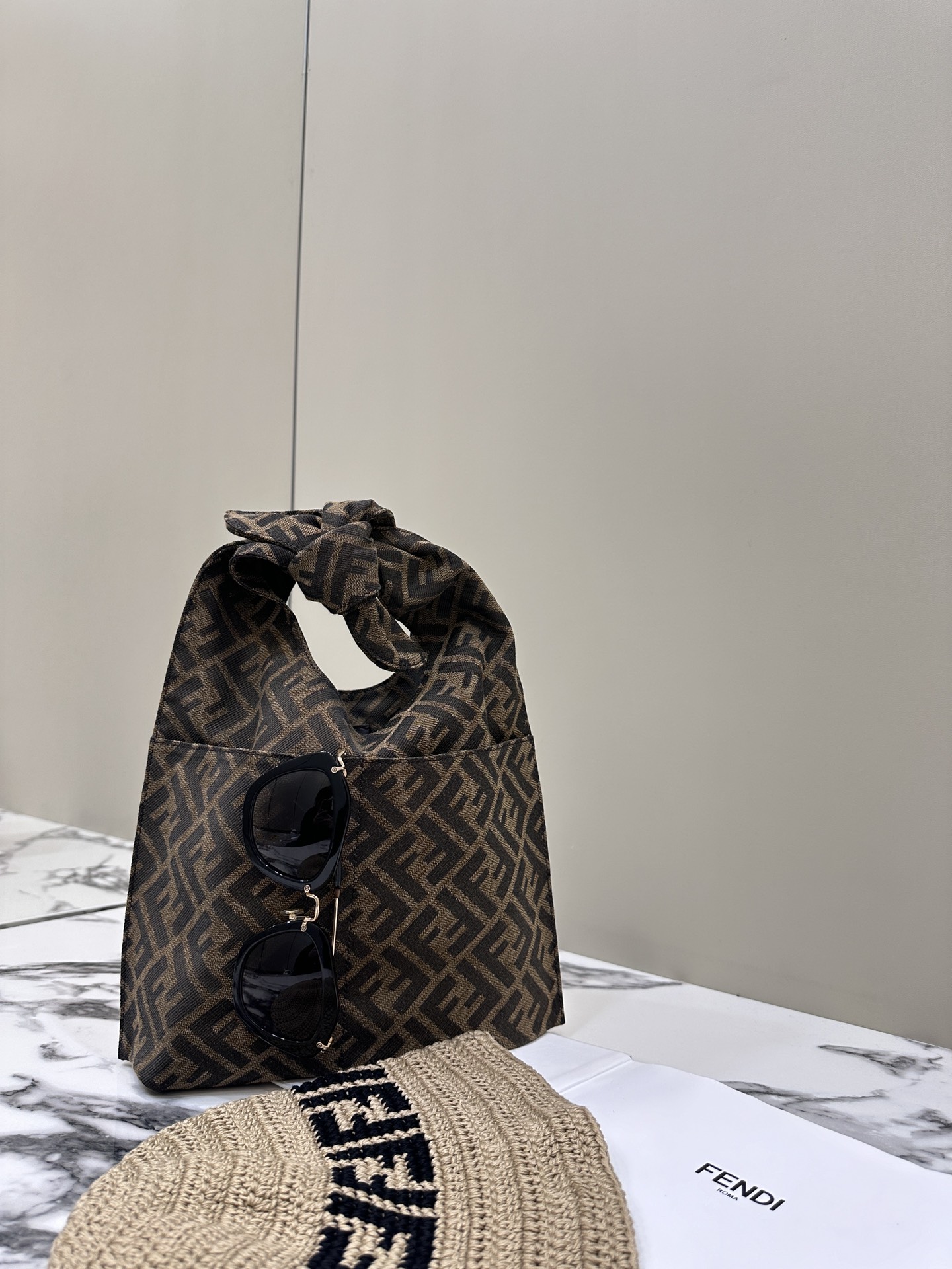 Fendi-𝟖𝟎𝟏𝟔𝟑