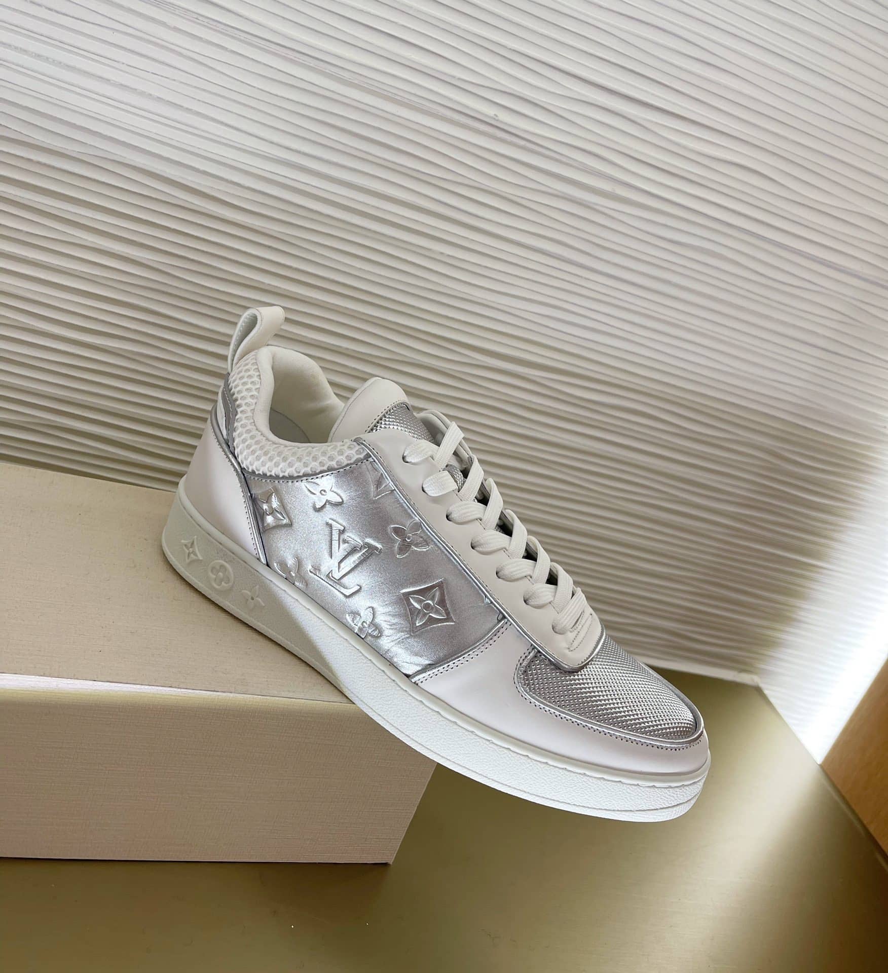 Louis Vuitton Boombox Sneaker Sliver 1A969F