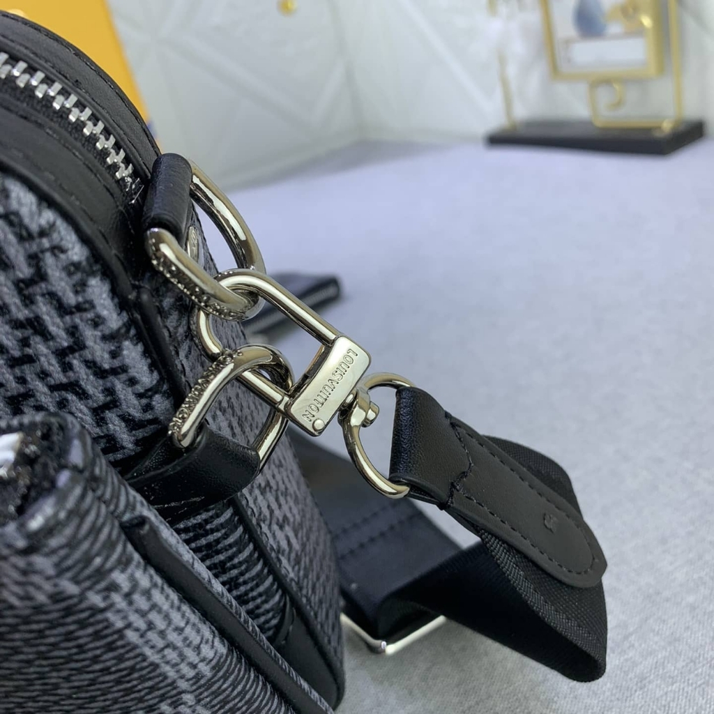 Louis Vuitton Trio Messenger Bag Damier Canvas Black 25Cm N50017
