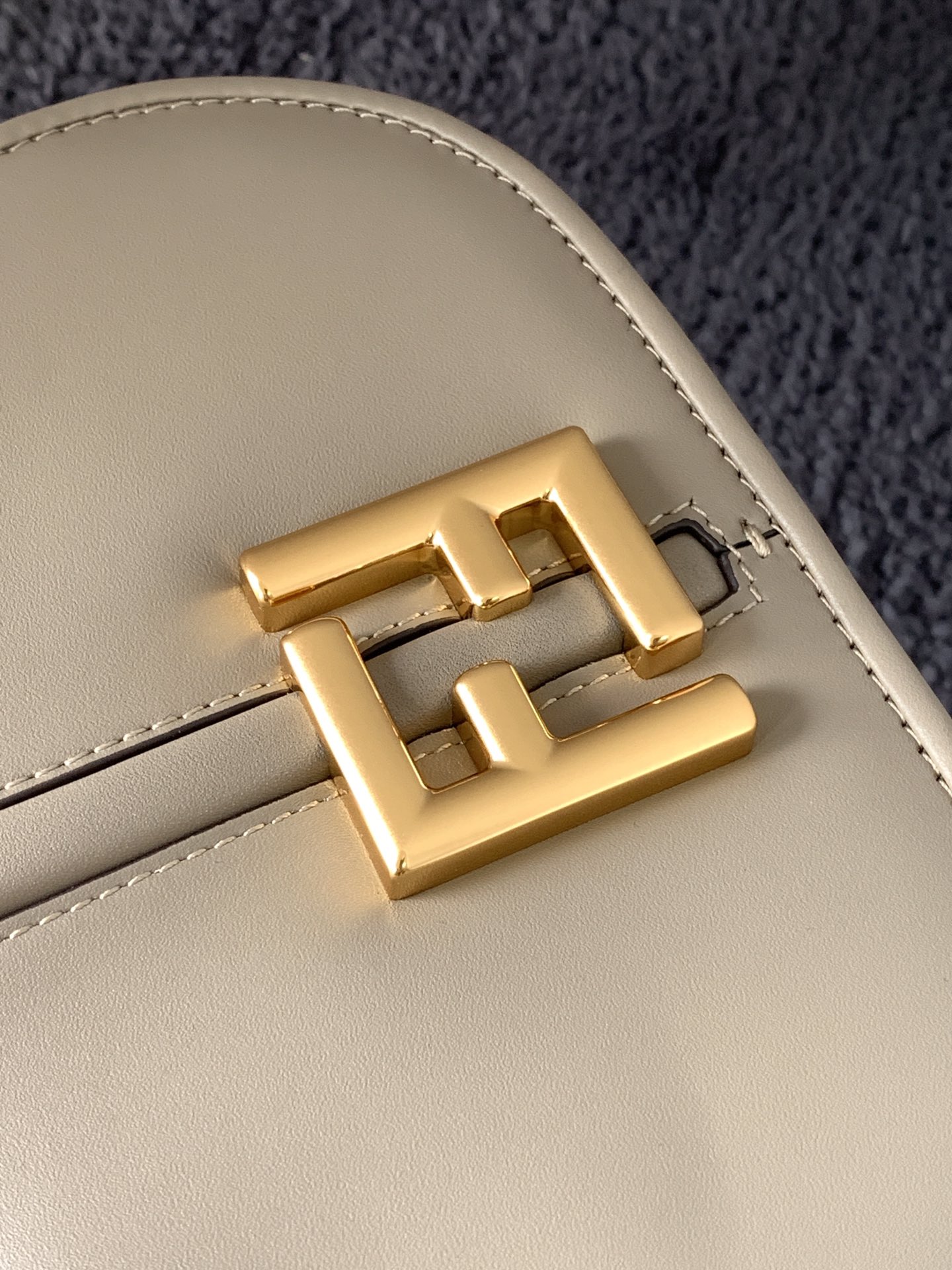 Fendi C’mon Medium Shoulder Bag 21cm/ 8.3in