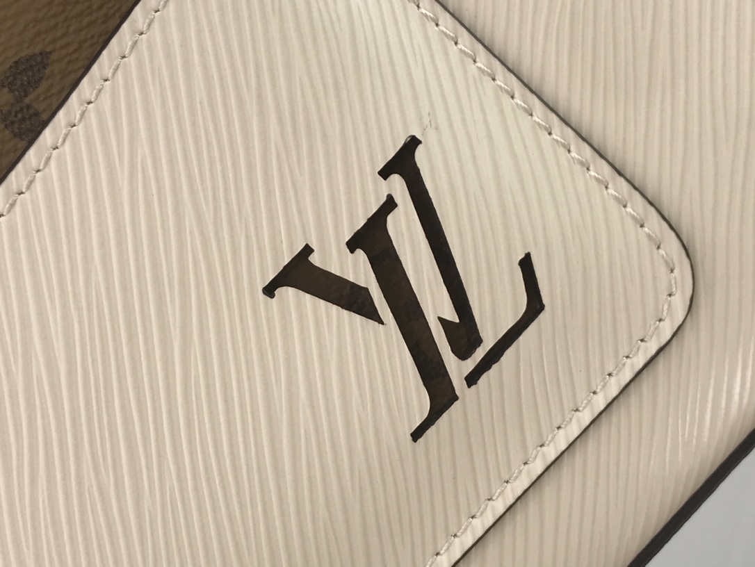Louis Vuitton Marelle 25Cm Quartz White M80688