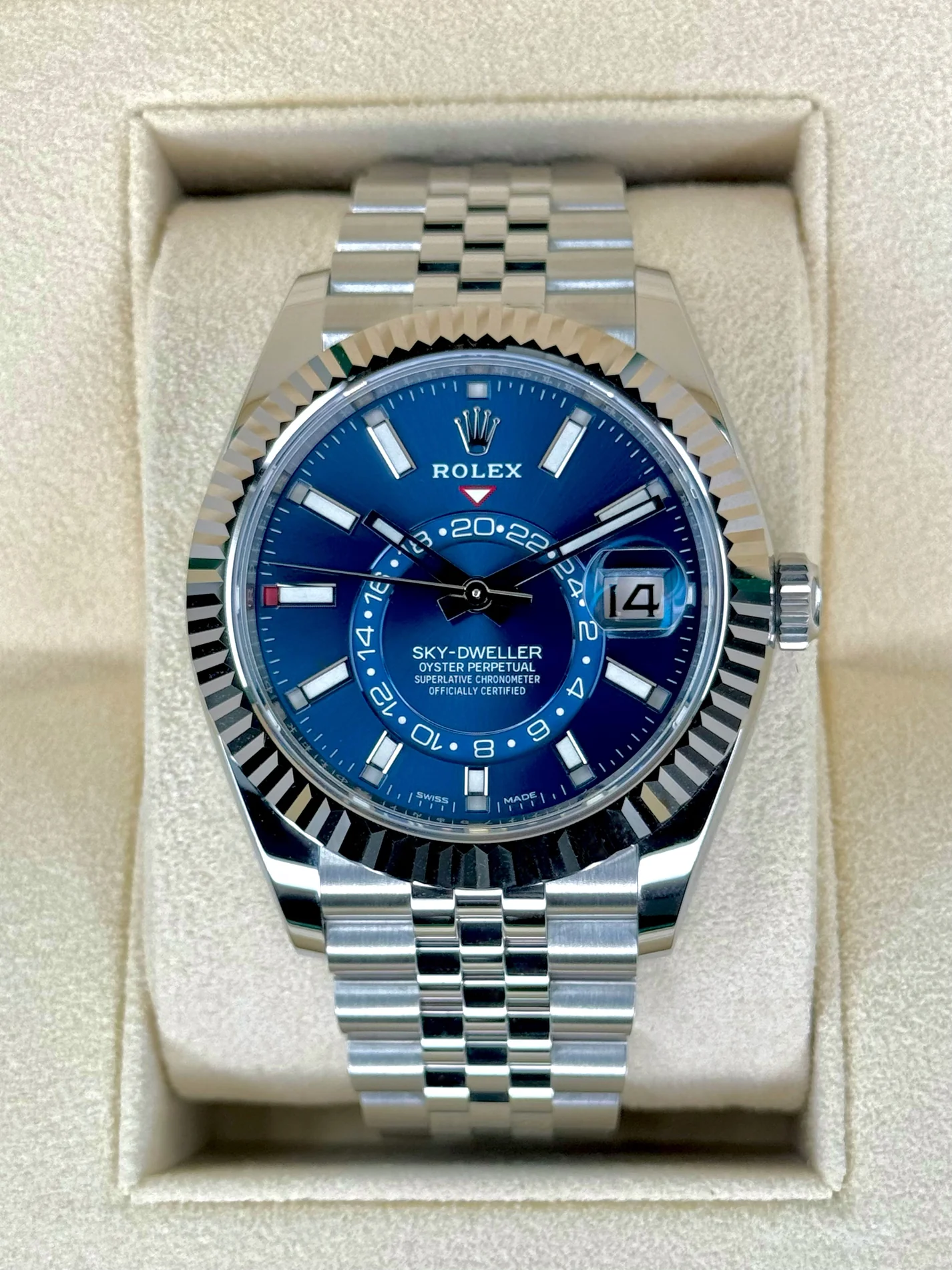 Rolex Sky-Dweller 41 mm Bright blue Dial 336934 Jubilee