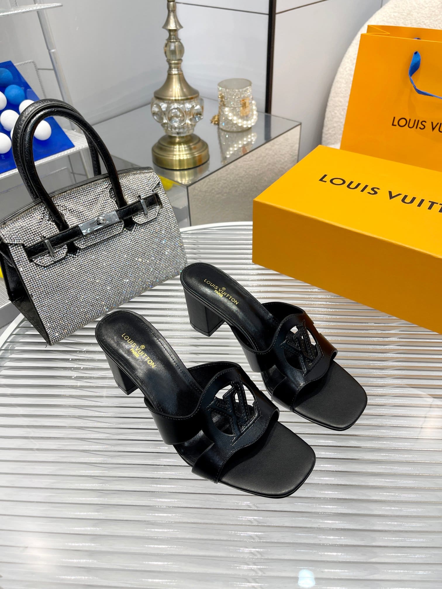 Louis Vuitton Lv Isola Mule Black