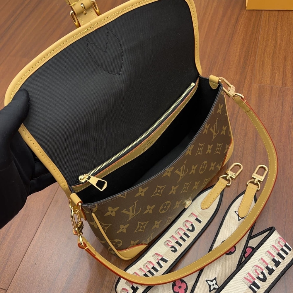 Louis Vuitton Diane Monogram Canvas Black 24Cm M45985