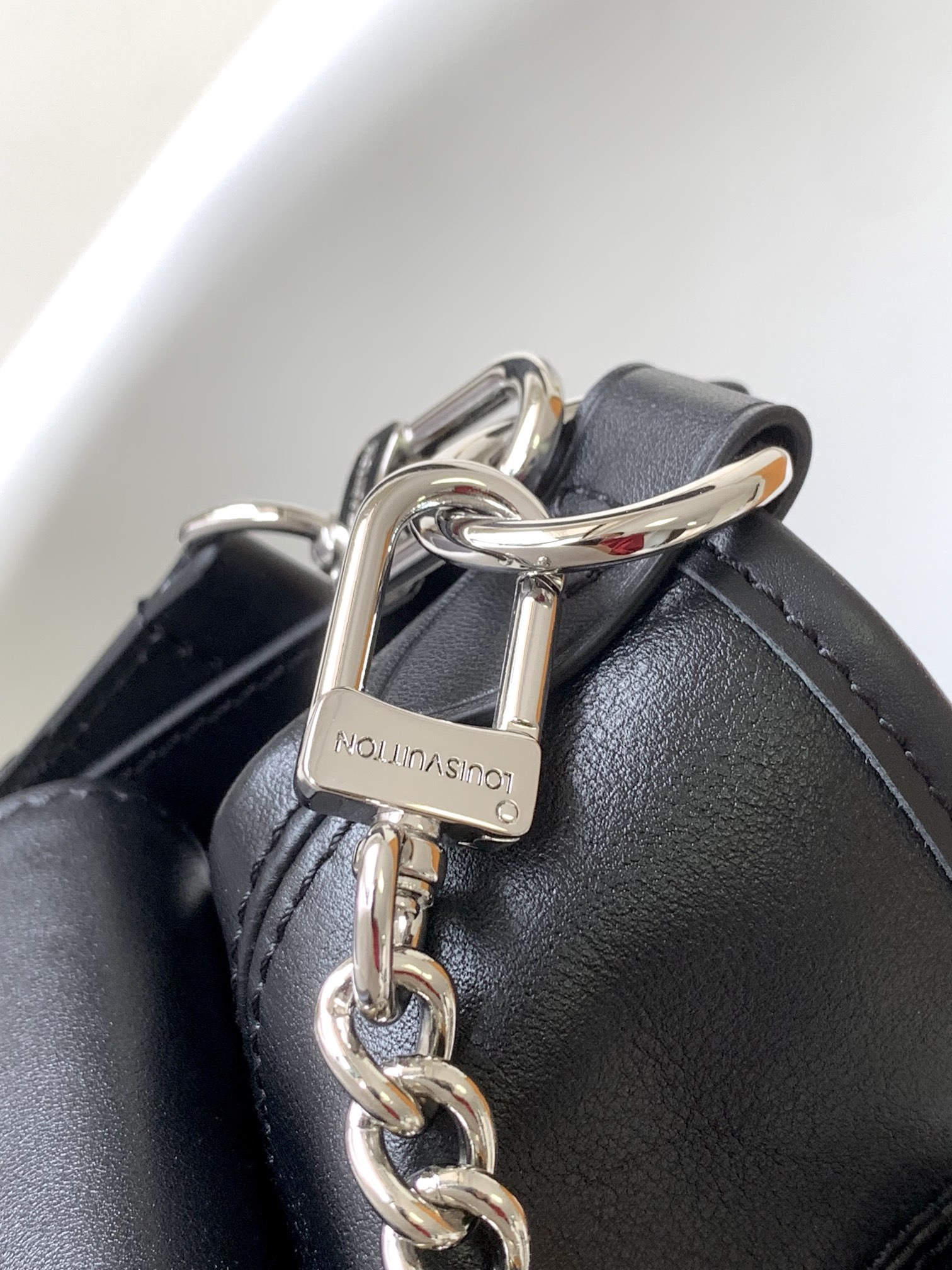 Louis Vuitton Carryall Cargo Pm H33 – Women – Handbags