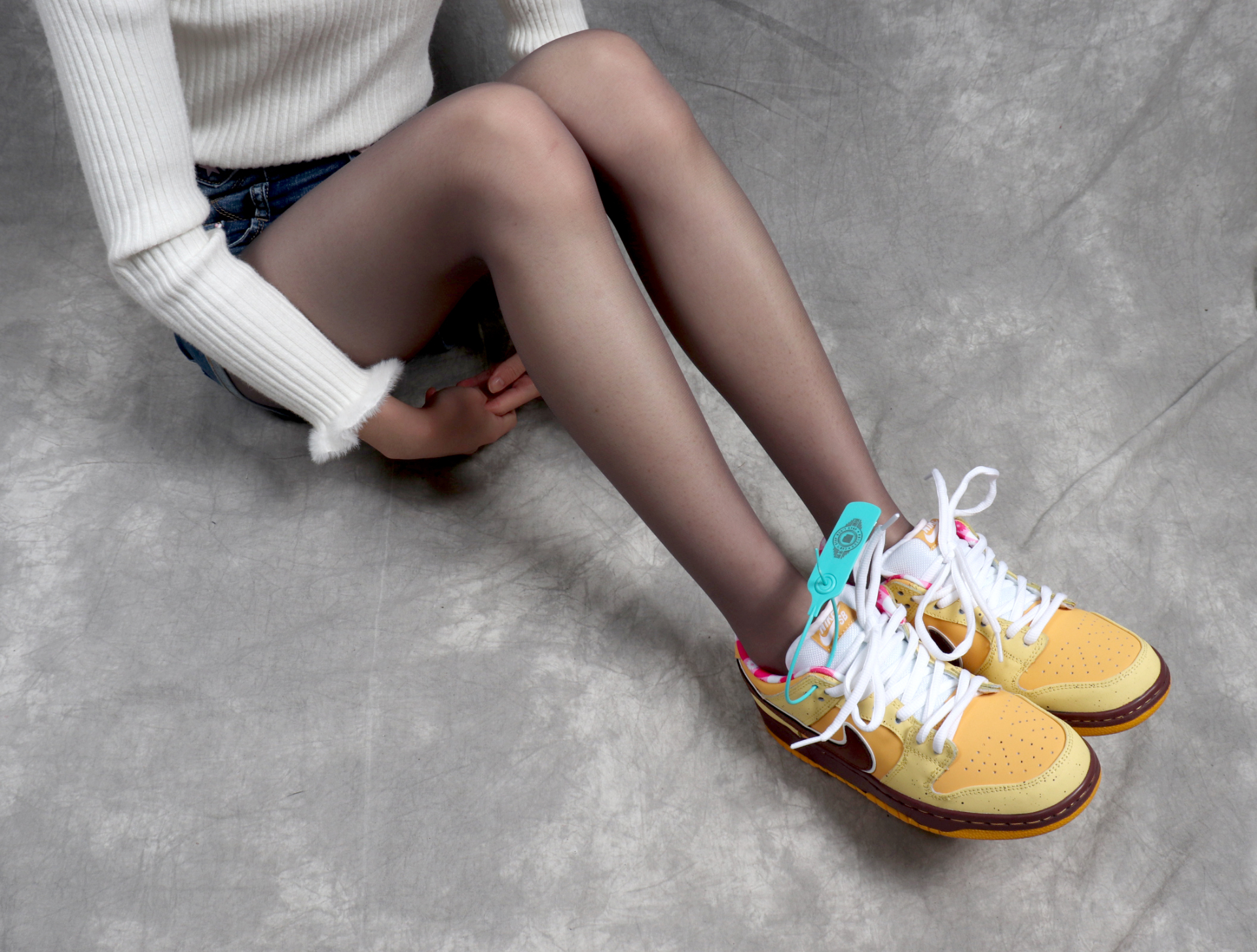 Dunk Low Premium SB Yellow Lobster 313170-137566