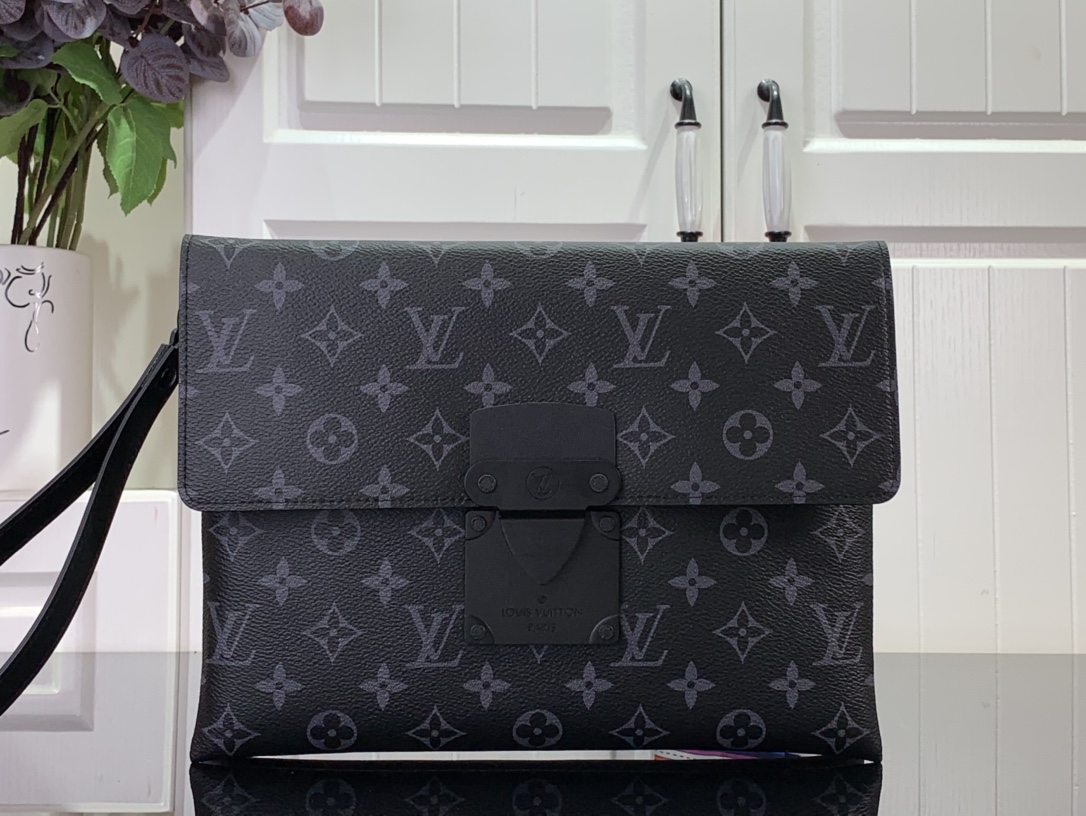 Louis Vuitton S Lock A4 Pouch Black 28Cm
