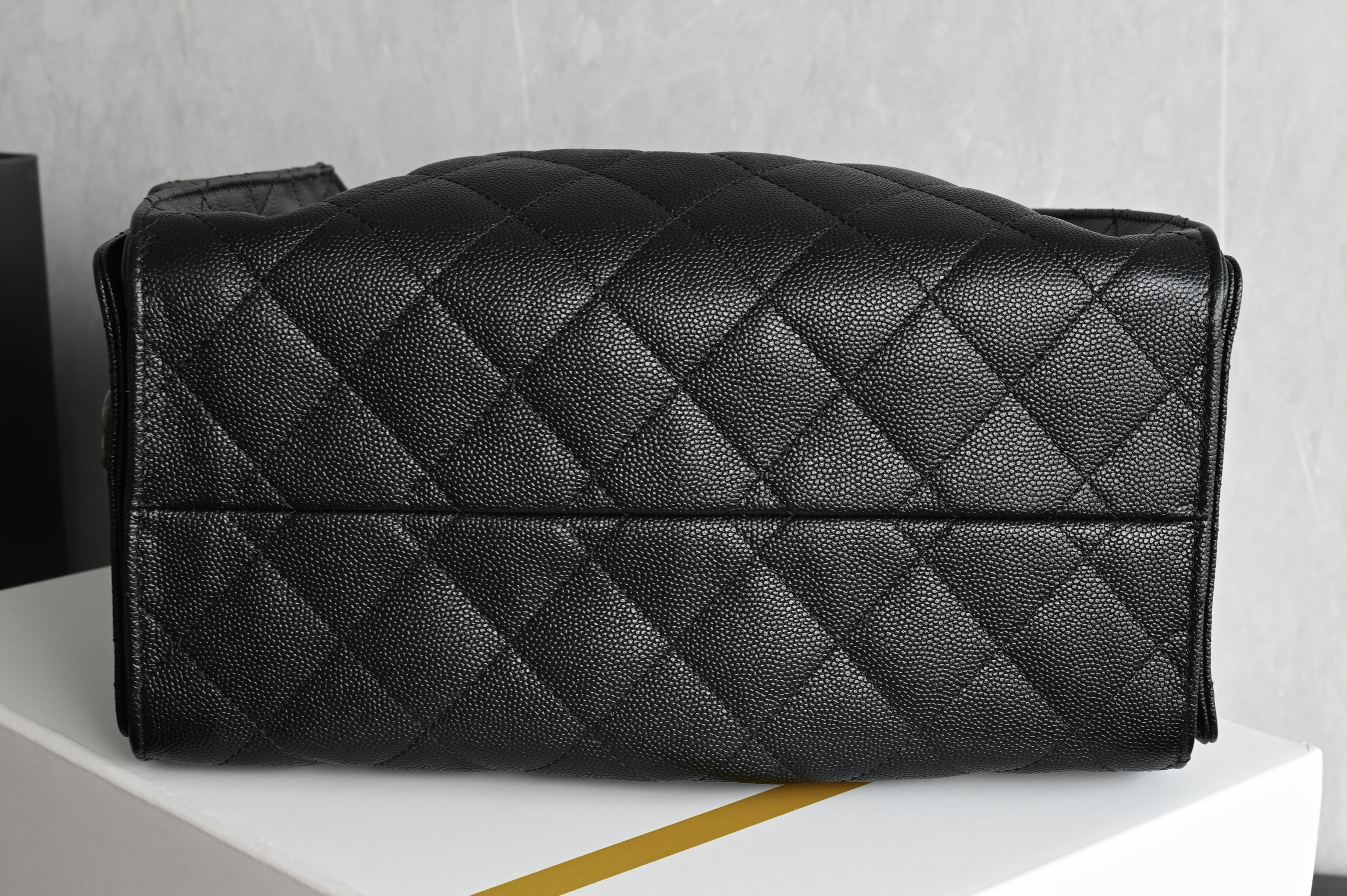 Chain Decor Hobo Bag（Black）