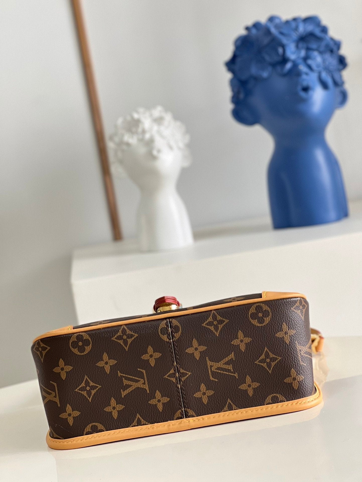 Louis Vuitton Diane Black 24cm/9.4in