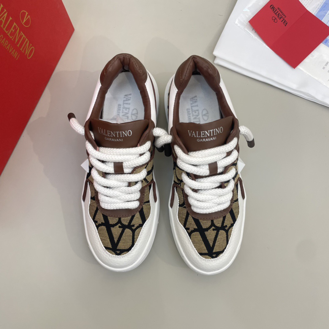 VALENTINO ONE STUD XL LOW-TOP SNEAKER IN NAPPA LEATHER AND TOILE ICONOGRAPHE FABRIC