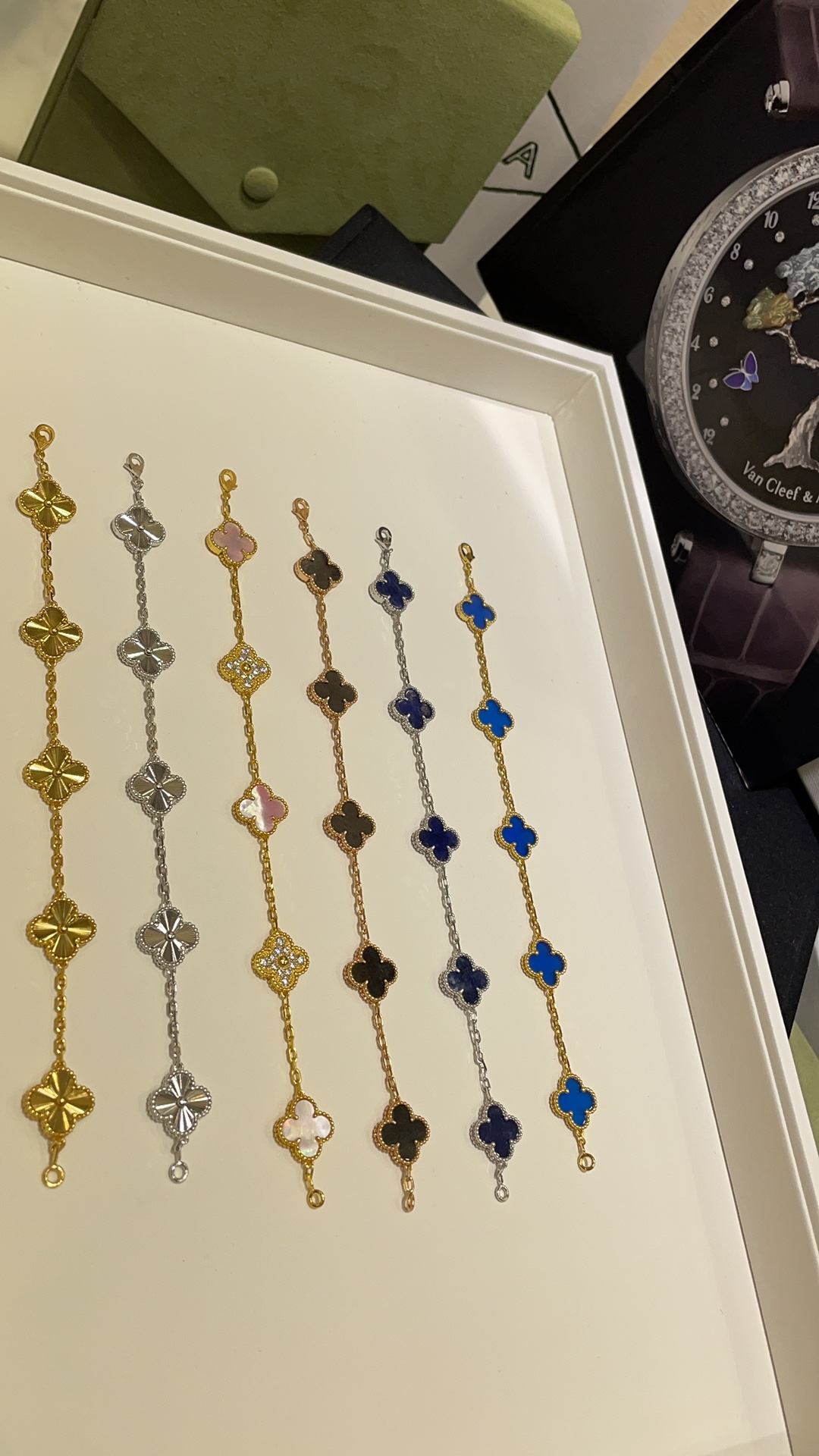 Five-flower bracelet