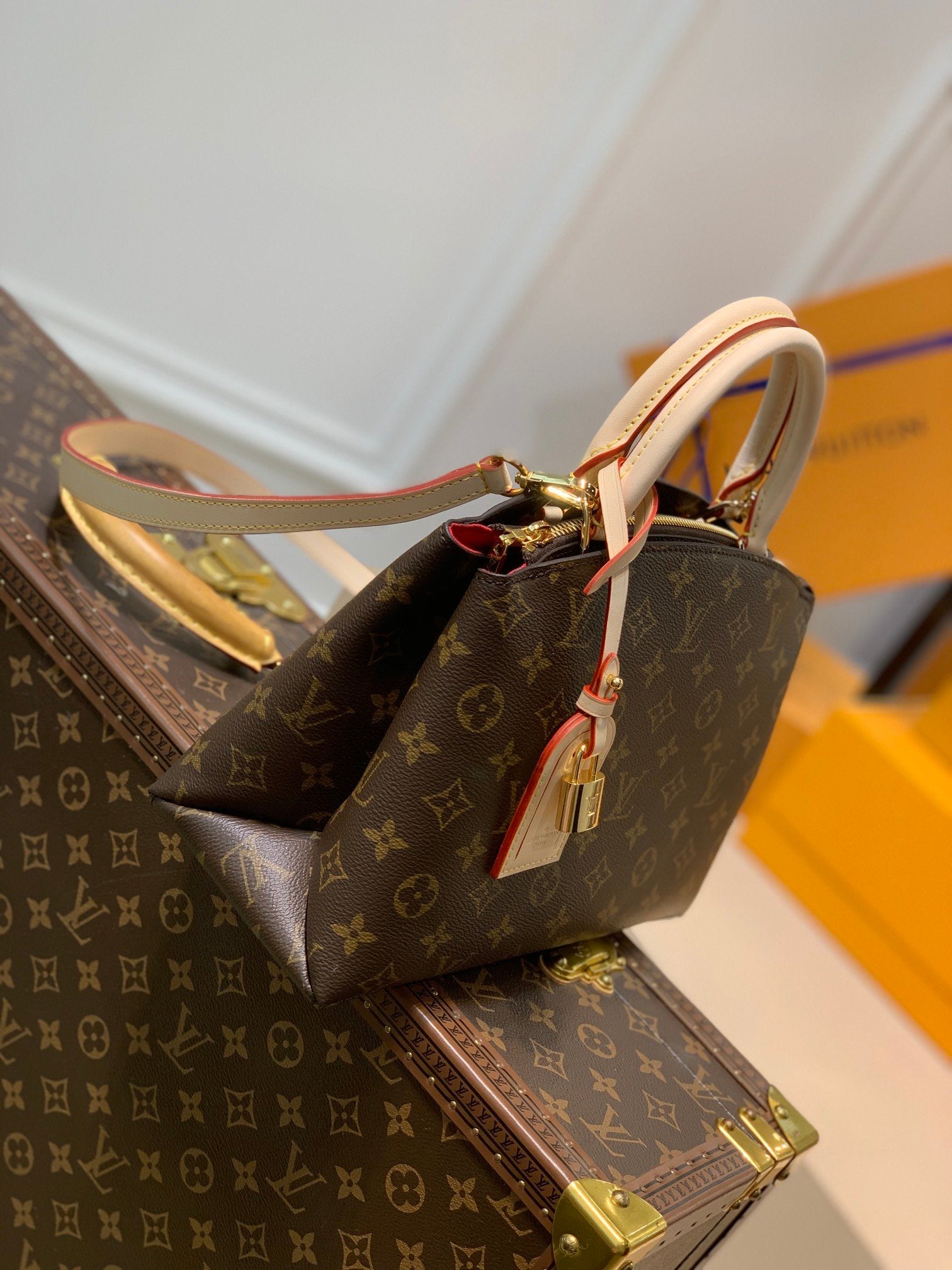 Louis Vuitton Petit Palais Tote 29Cm