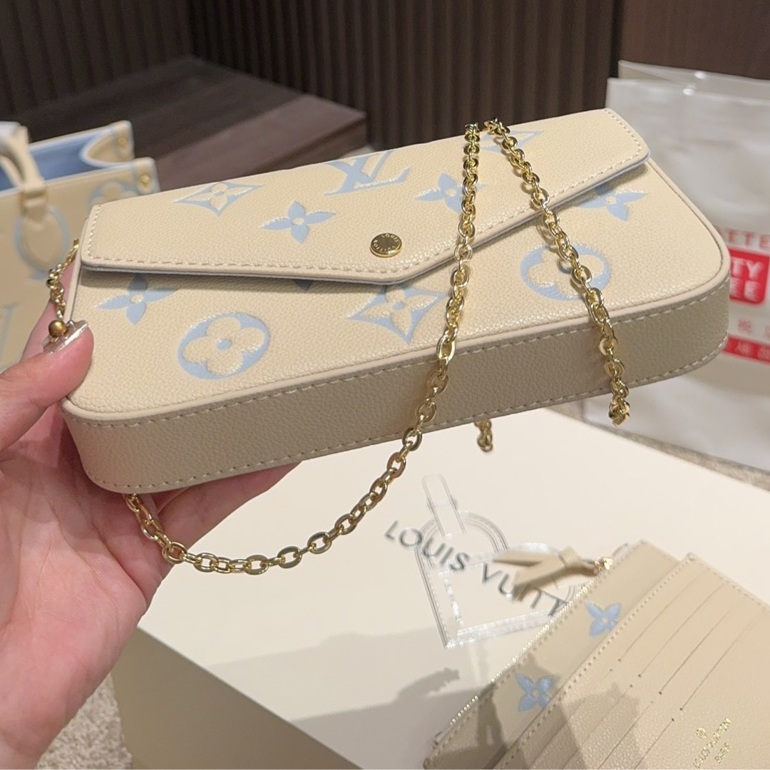 Louis Vuitton Félicie Pochette Bag Candy Blue 21Cm M83025