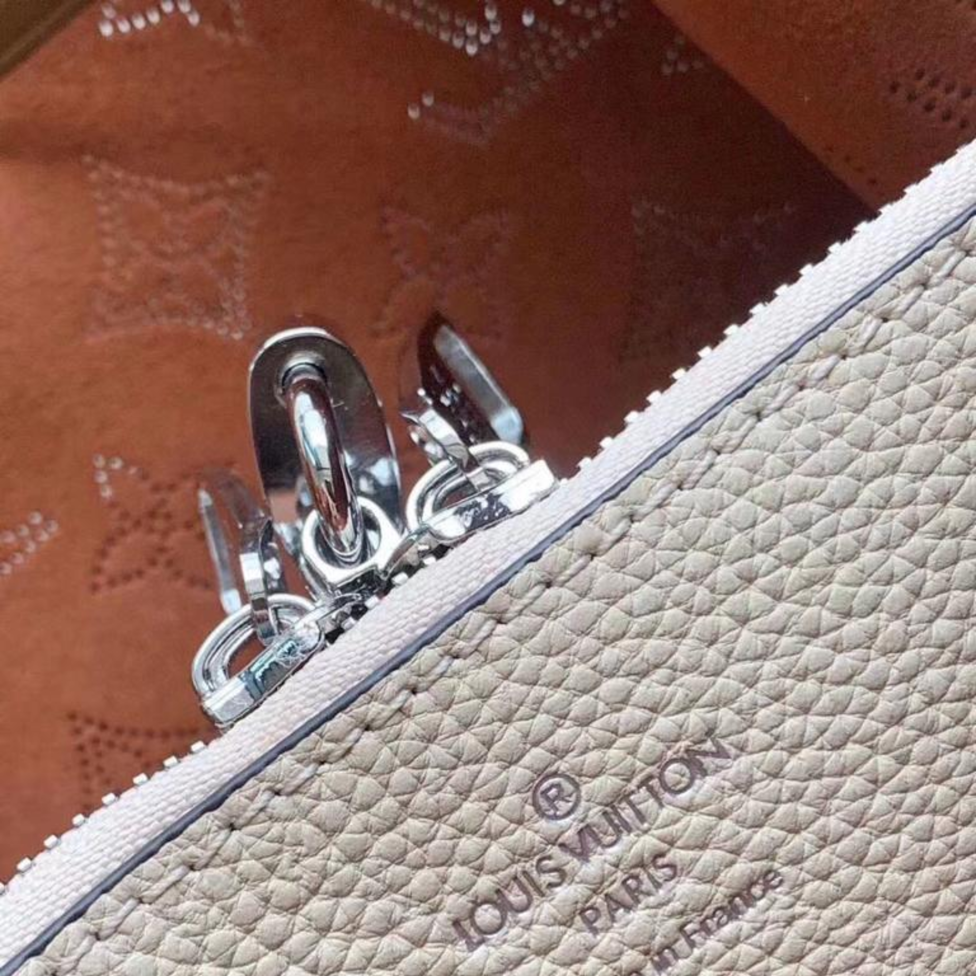 Louis Vuitton Muria 25Cm Cream