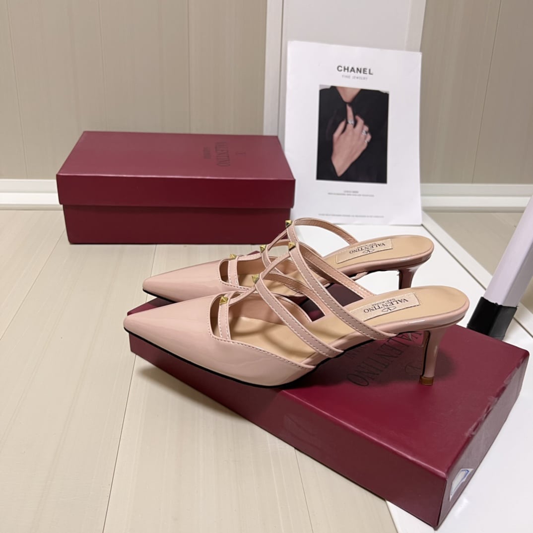 Valentino Garavani Rockstud Wispy Mule In Calfskin Beige 4W0S0Jb1Act 098