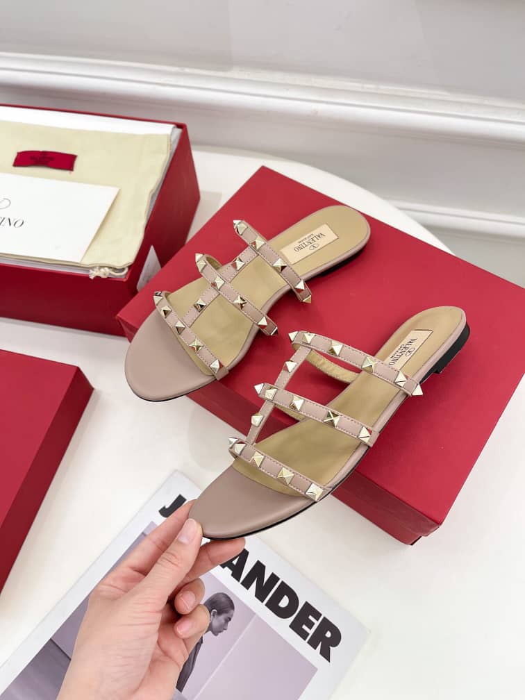 Valentino Garavani Rockstud Flat Slide Sandal Pink 4W2S0C49Vod P45