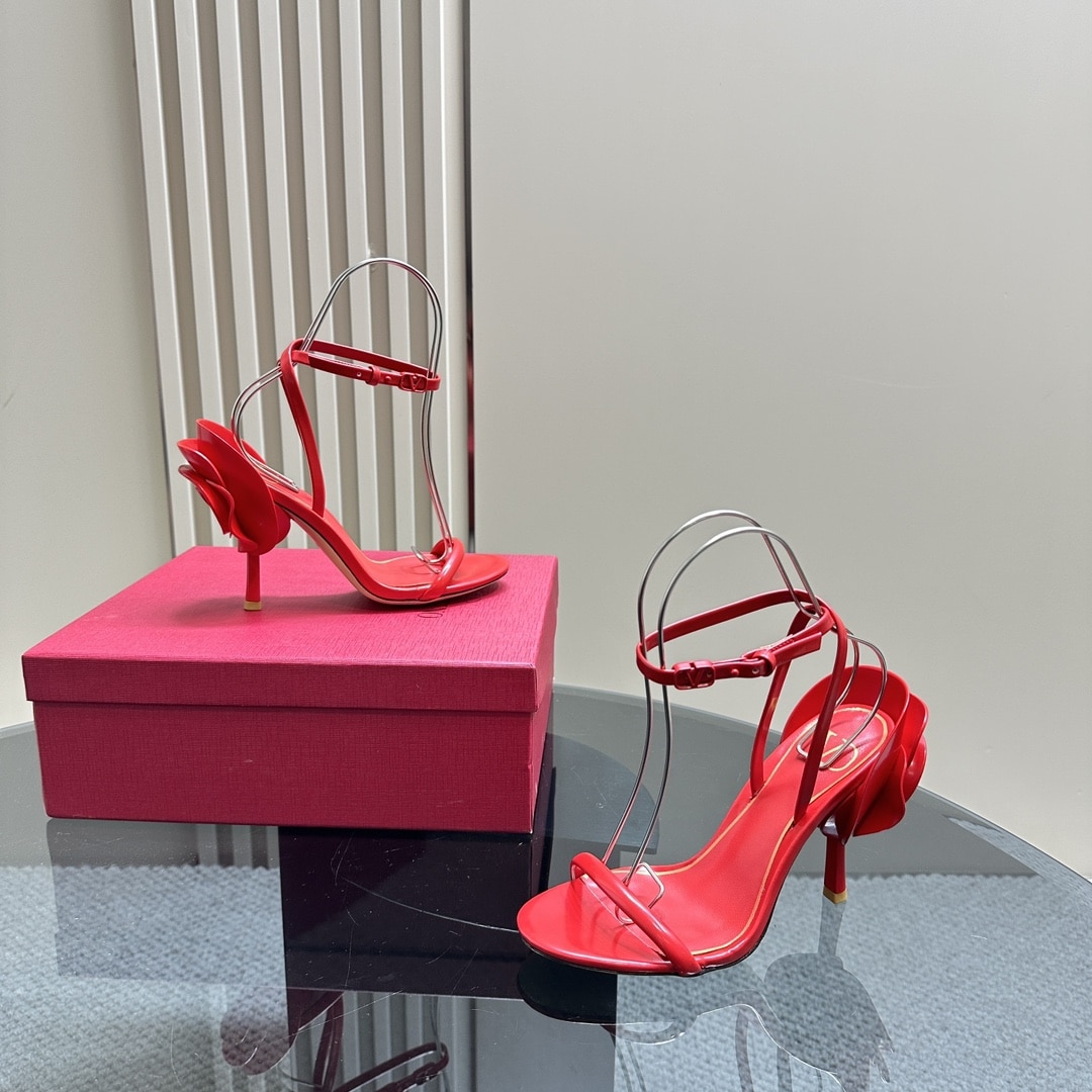 Valentino Garavani Archive Roserouche Leather High Heel In Red