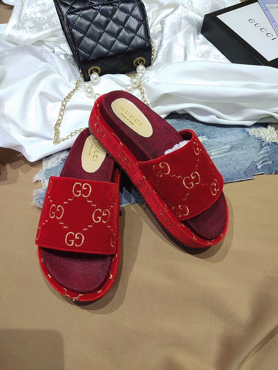 Gucci Women?S With Gg Pattern Slide Sandal Red