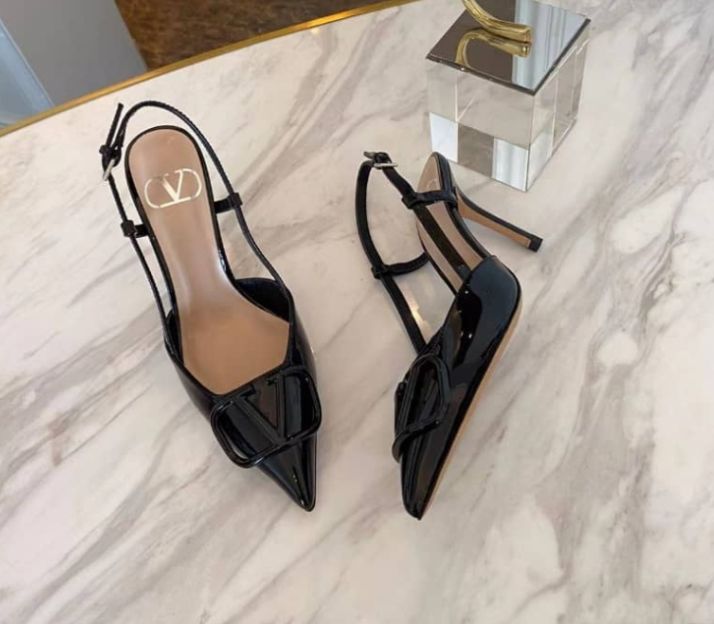 Valentino Garavani Vlogo Signature Patent Leather Slingback Pump Black 4W2S0R01Tmk 0No