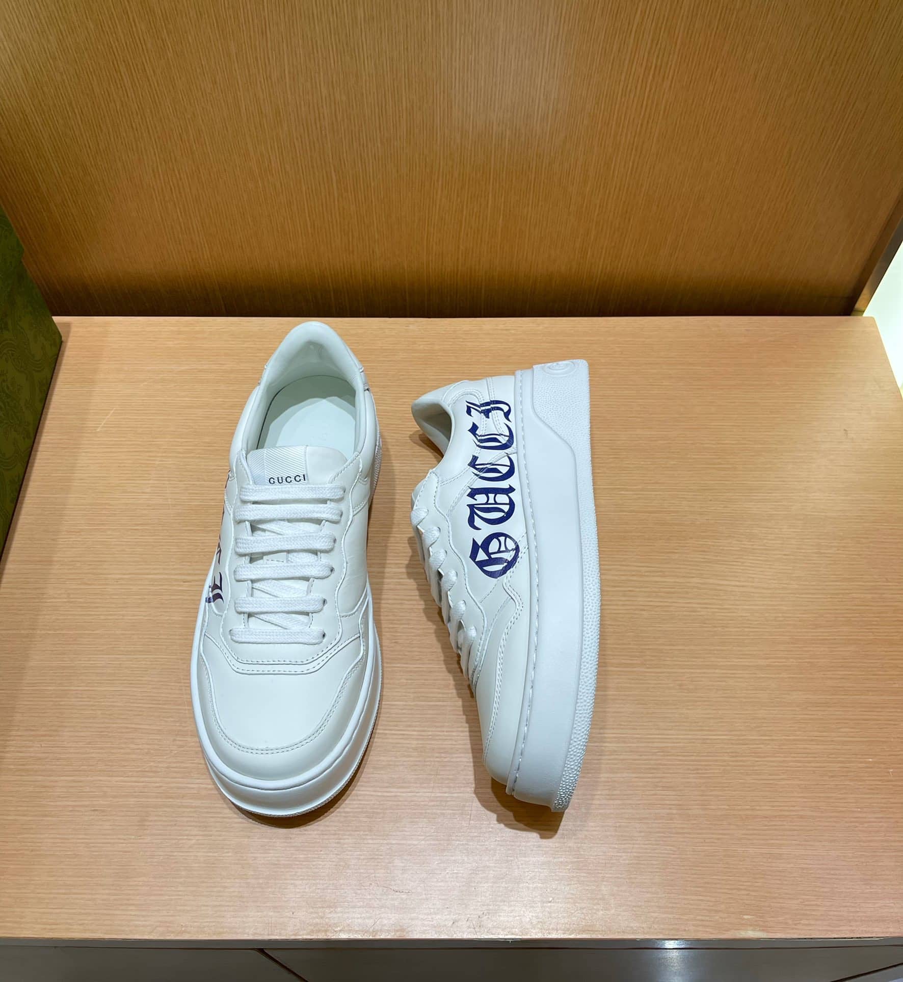 Gucci Women’S Sneaker With Logo White 708267 Upg70 9000