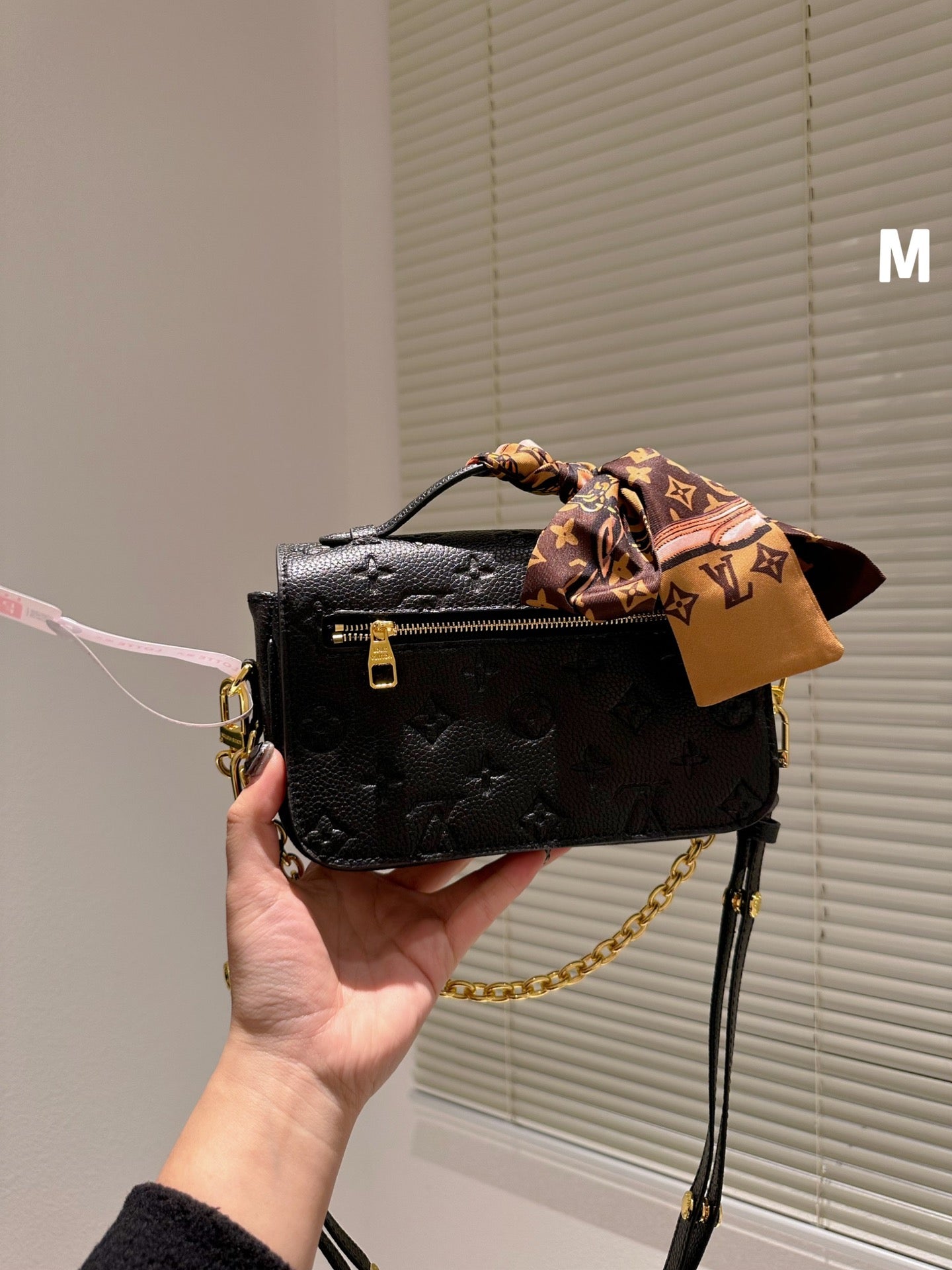 Louis Vuitton Micro Metis Black With Gold Chain 25Cm M41487