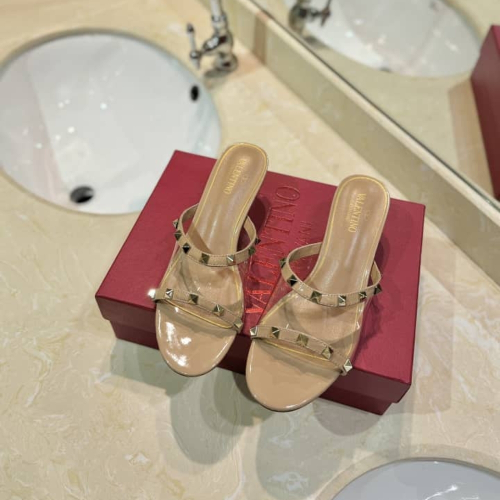 Valentino Garavani Rockstud Skin Heeled Sandals Beige