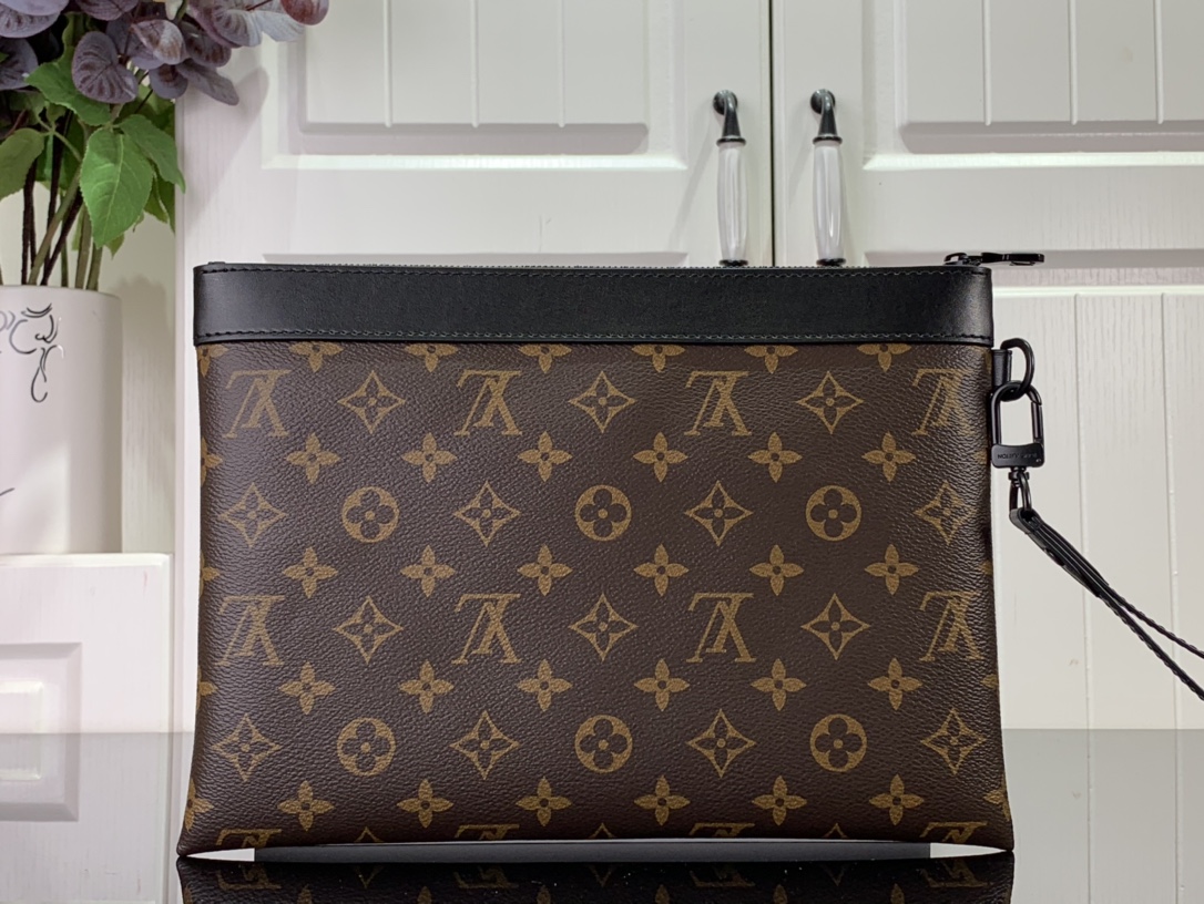 Louis Vuitton To Go Pochette Monogram Brown 30Cm For Men