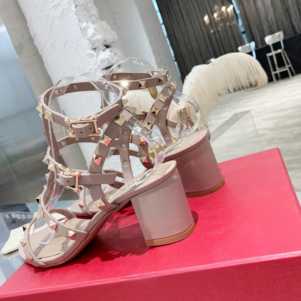Valentino Garavani Rockstud Ankle Strap Sandal Beige 5W2S0491Vbp P45