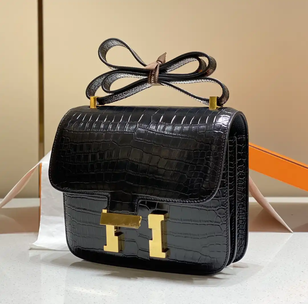 Constance 19 Cowhide (imitation crocodile leather)