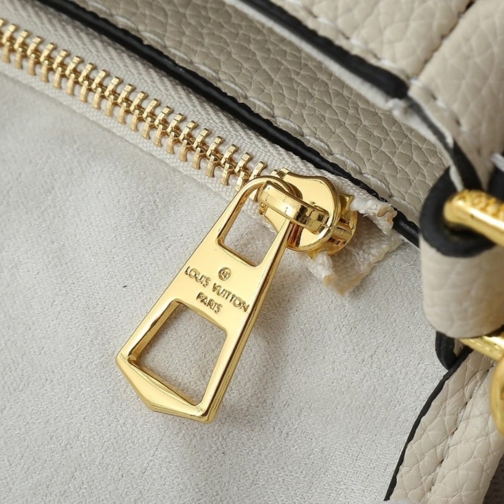 Louis Vuitton Diane Monogram Empreinte Leather White 24Cm M46388