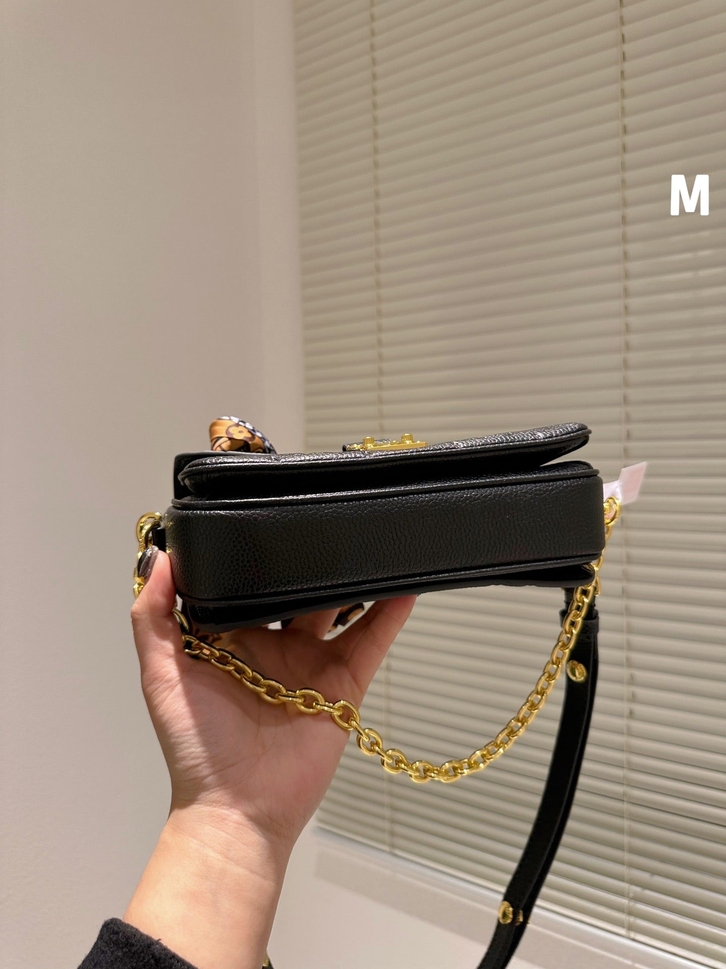 Louis Vuitton Micro Metis Black With Gold Chain 25Cm M41487