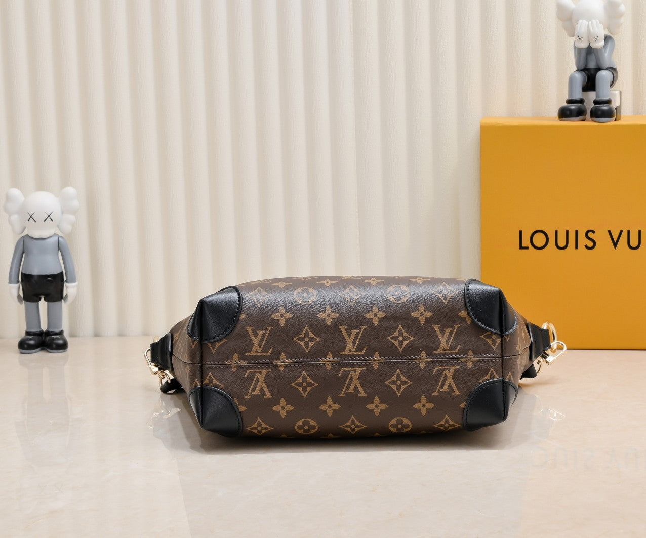 Louis Vuitton Tote Bag Monogram Canvas Black 26Cm