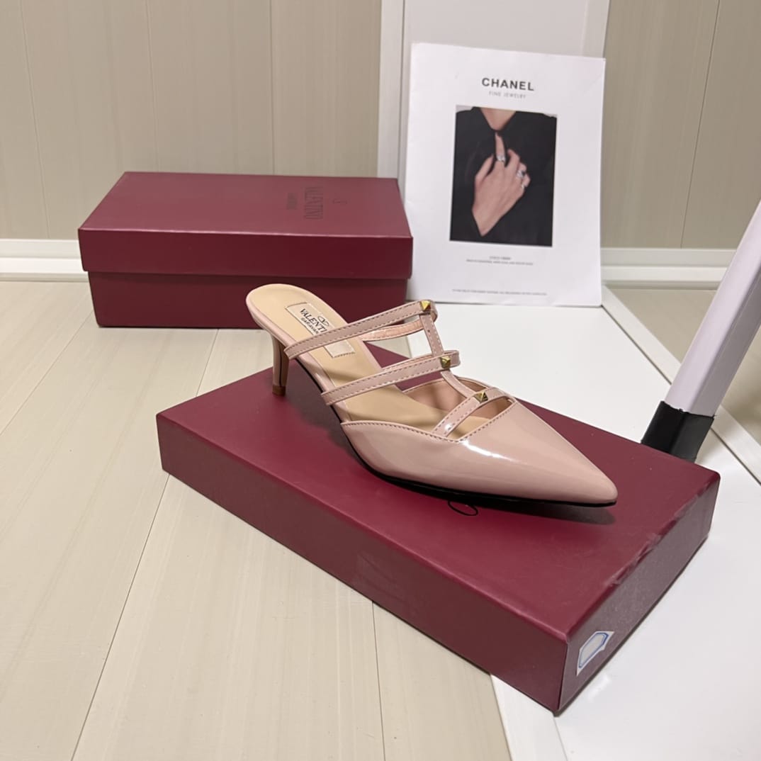 Valentino Garavani Rockstud Wispy Mule In Calfskin Beige 4W0S0Jb1Act 098